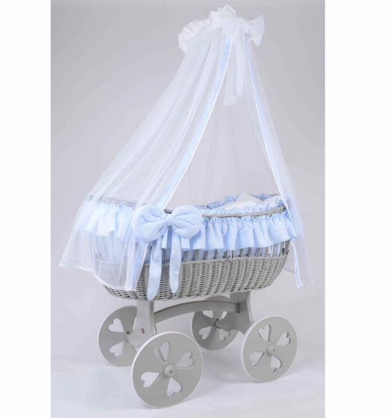 Ophelia Quattro . Blue bedding . Heart wheels. Cot .