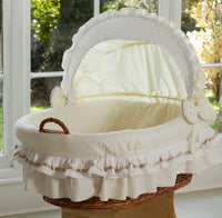 Luna uno Cream snuggle pod bumper hood & mattress Cot