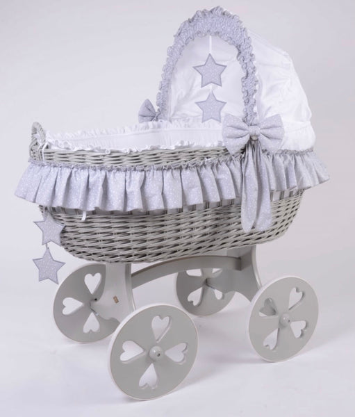 Cloud Quattro . Grey basket . Heart wheels . Cot